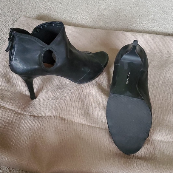 Tahari open toe heels - Picture 4 of 4